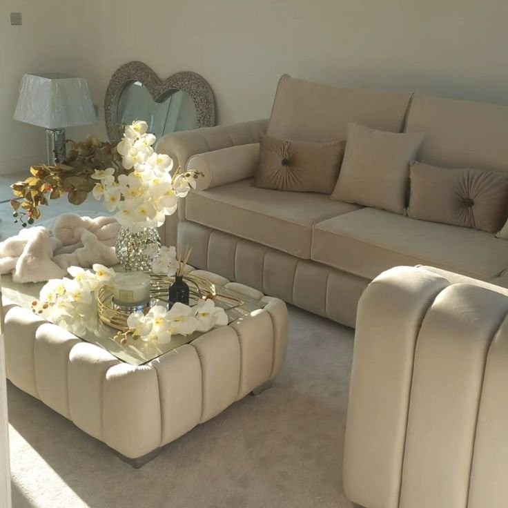 Lilly Sofa