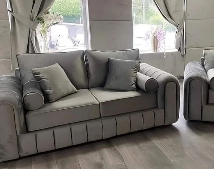 Lilly Sofa