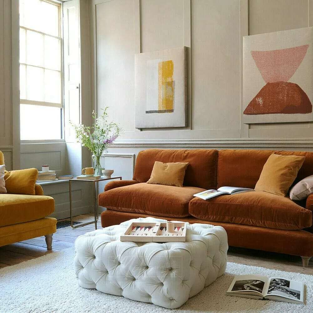 Elegant Chesterfield Footstool – Timeless Style & Comfort for Your Home!