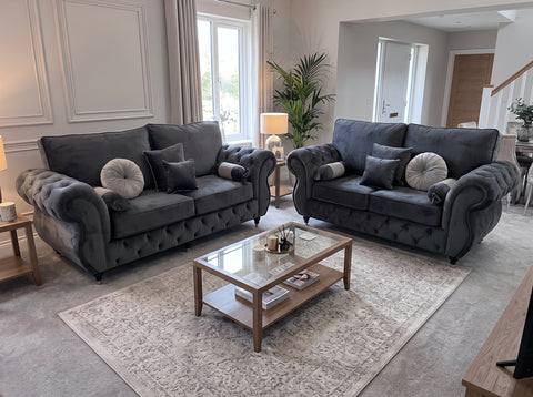 Rio Chesterfield Sofa – Classic Elegance with Buttoned Arms, Strong Legs & Adjustable Sizes