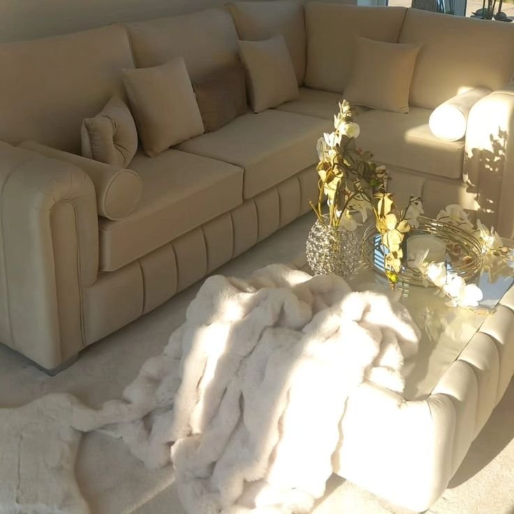 Lilly Sofa