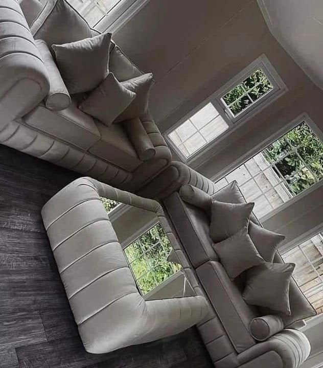 Lilly Sofa