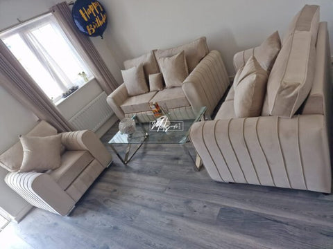 Lilly Sofa
